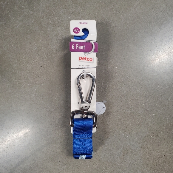 5 Dog toys, leash, collar - Picture 4 of 7